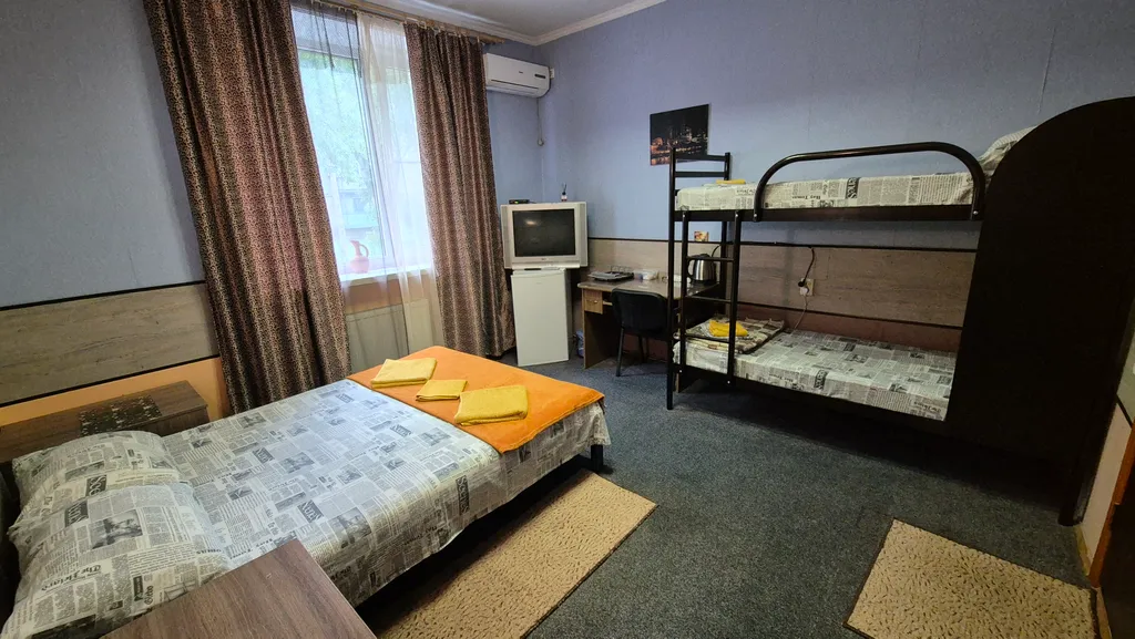 Квартира Четырехместный стандарт со своим санузлом — аренда посуточно в Бердянск