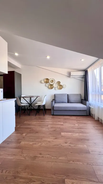 Комфортная квартира на Таврической