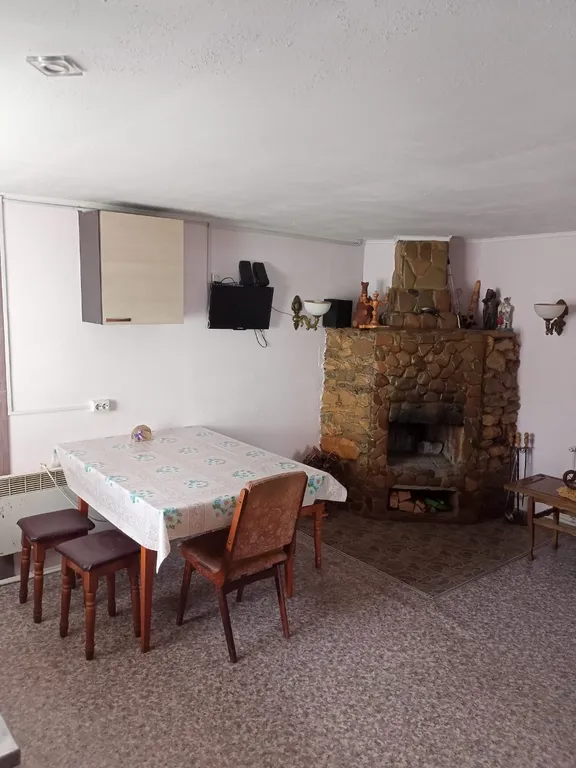 Дом на Охотничьем в центре посёлка