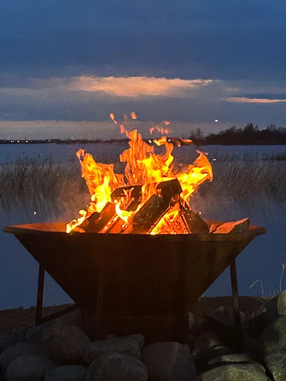 Logma Karelia, современный глэмпинг на берегу озера