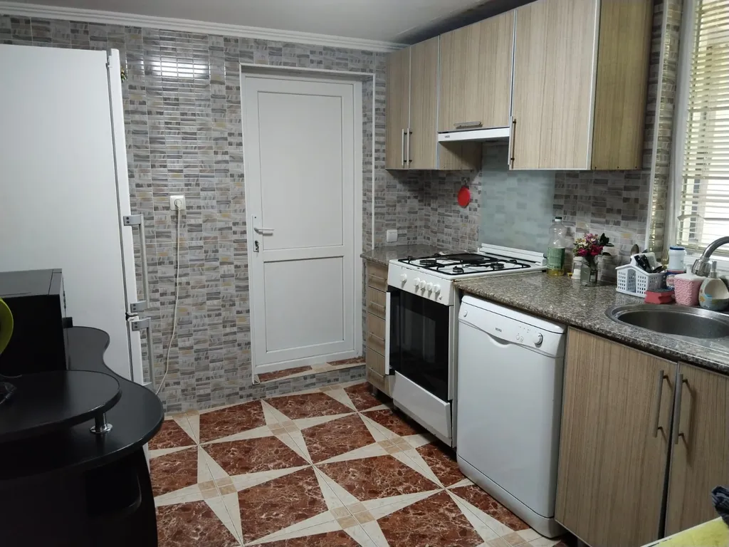 Апартаменты с большой кухней и выходом во двор