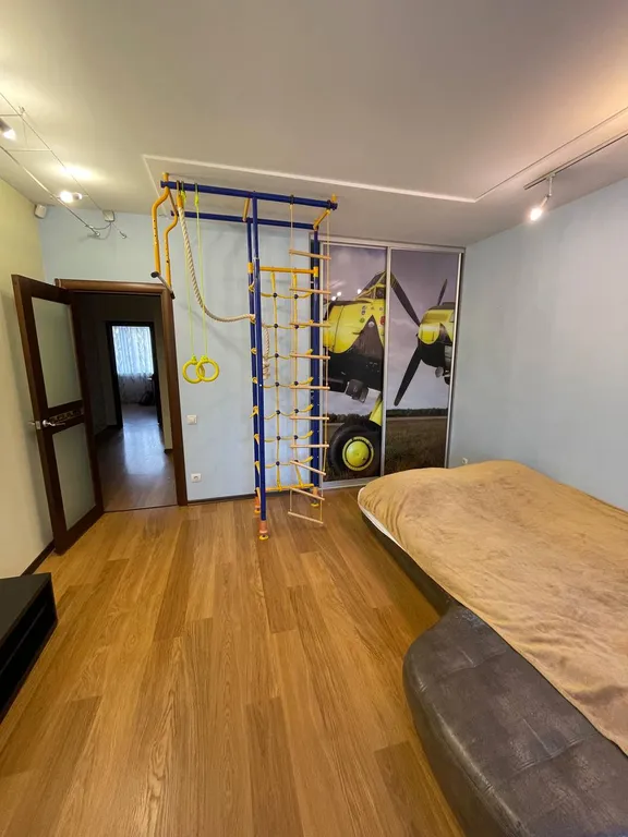 4-комнатная квартира у озера