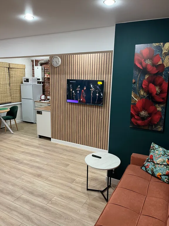 Студия в центре с дизайнерским ремонтом и балконом Город в городе