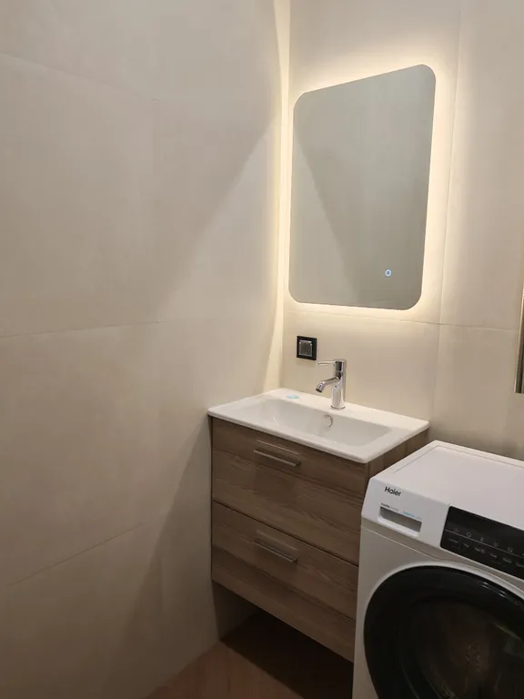 Современная студия в самом центре города с видом на море, бизнес класс