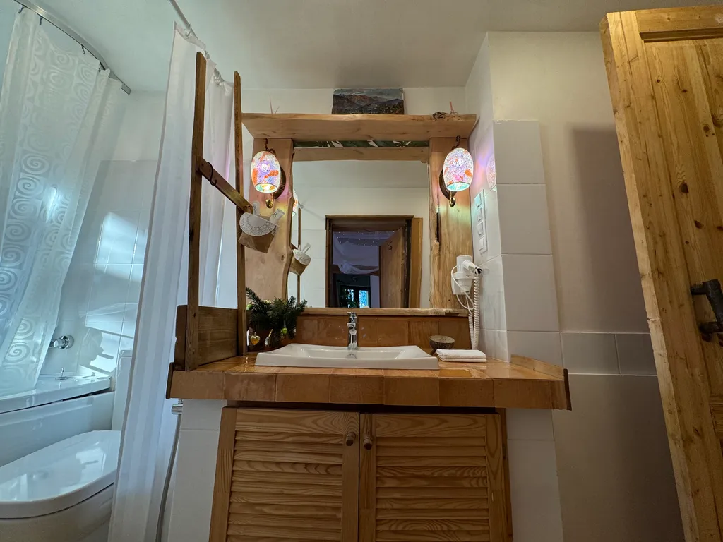 ZEN Lodge & Retreat - Сафари-вилла с видом на Аибгу и родниковой водой