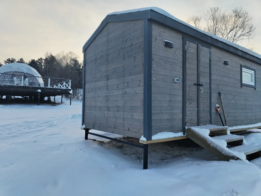 Уютный домик на берегу Ладожского озера с сауной и баней