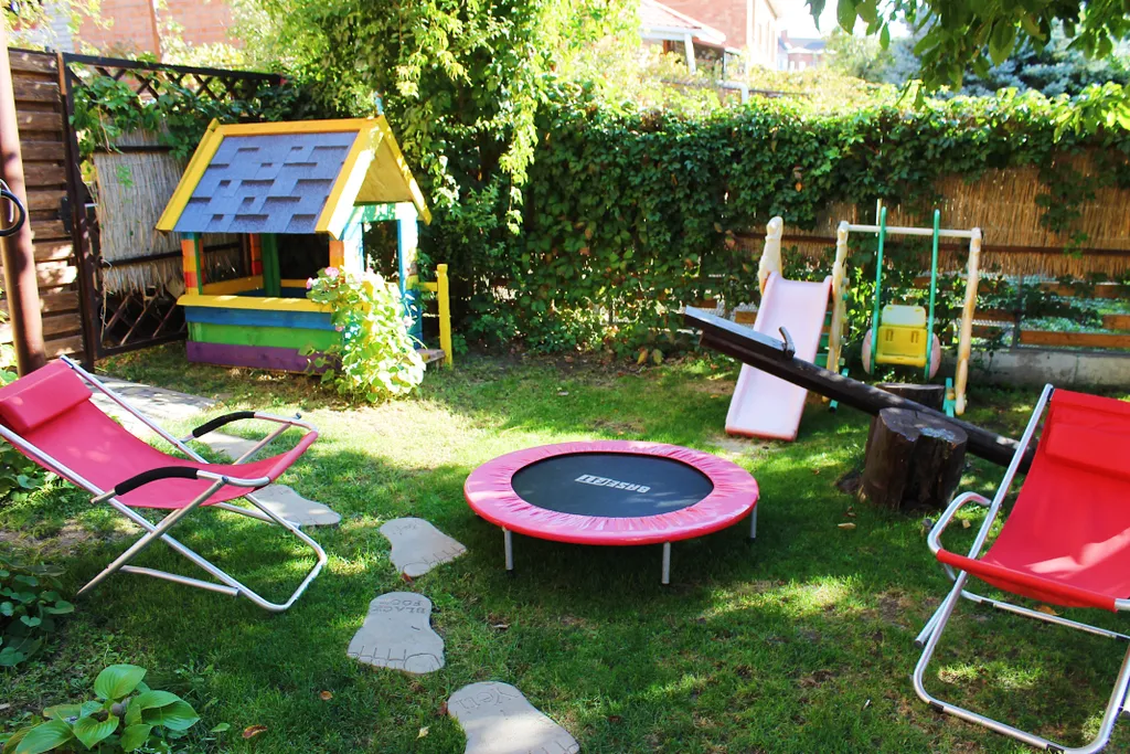 Коттедж у моря, детская площадка, бассейн,  костровая чаша, баттут.