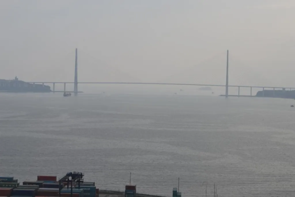 Квартира Отличная квартира с видом на море и мост — Владивосток