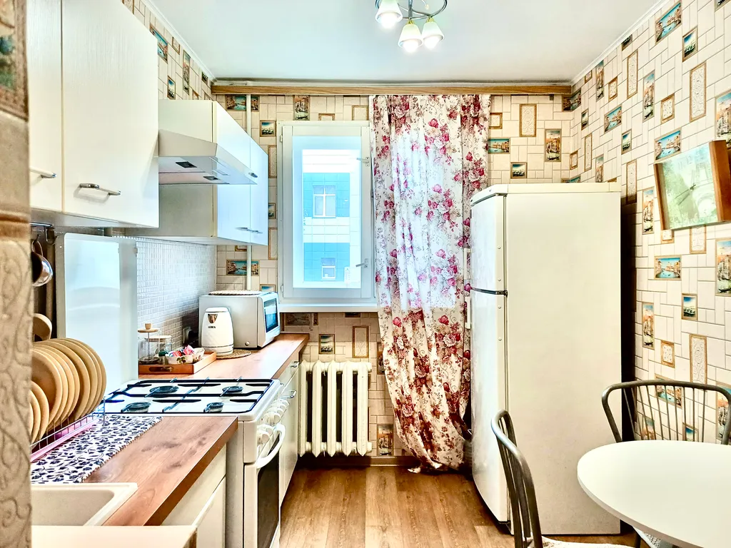 Уютная квартира в шаге от станции метро Проспект Космонавтов