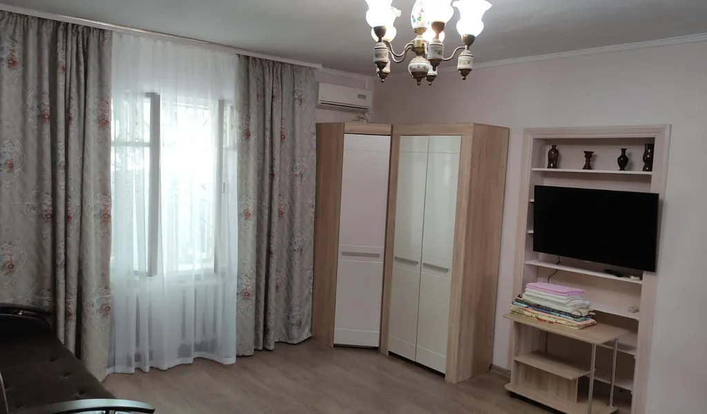 Дом с уютным двором в Приморском парке