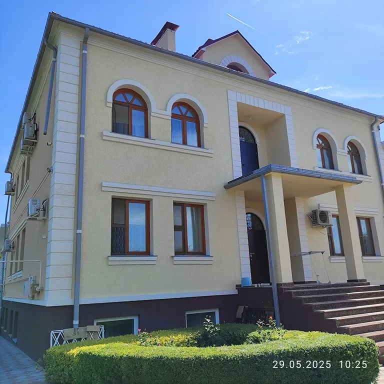 Четырехместный семейный номер с четырьмя кроватями в мансарде