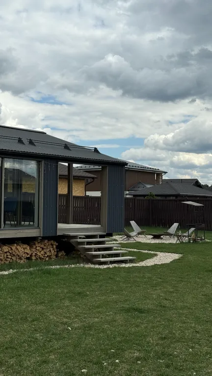 Панорамный дом с камином в престижном поселке