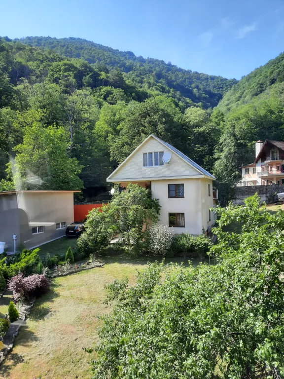 Дизайнерские апартаменты с видом на горы