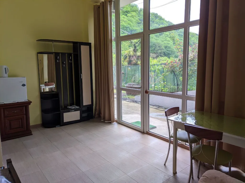 Студия в Солониках с удобствами и общей кухней