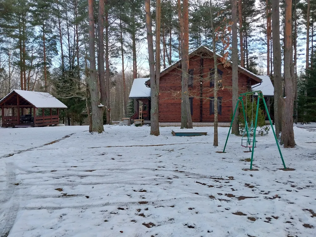 Коттедж-дуплекс на берегу озера Глубокое