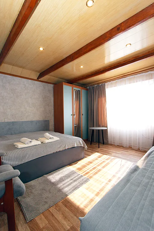 Двухкомнатный дом с уютным двориком