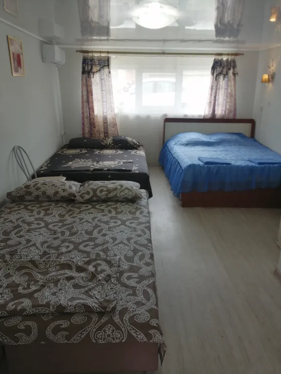 Коттедж Дом с личной кухней и санузлом — Ейск