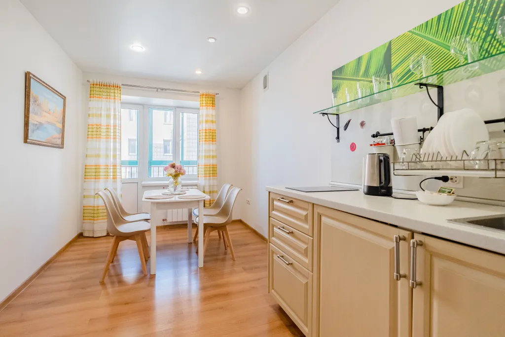 Комфортная двухкомнатная квартира у Лагерного сада