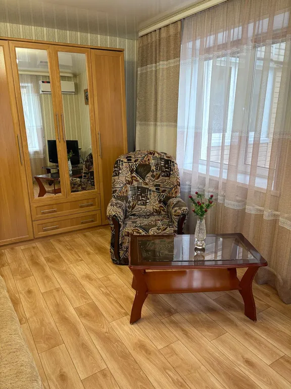 У моря в тишине двухкомнатная квартирка