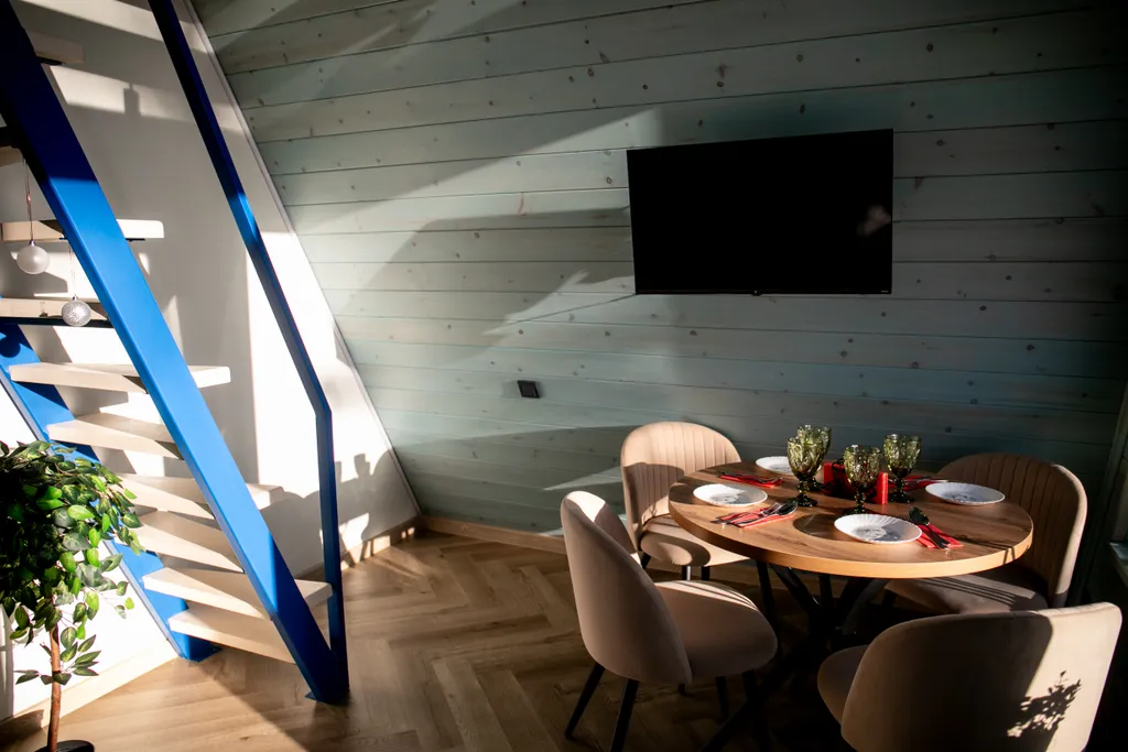 Уютный домик Синий A-Frame с террасой