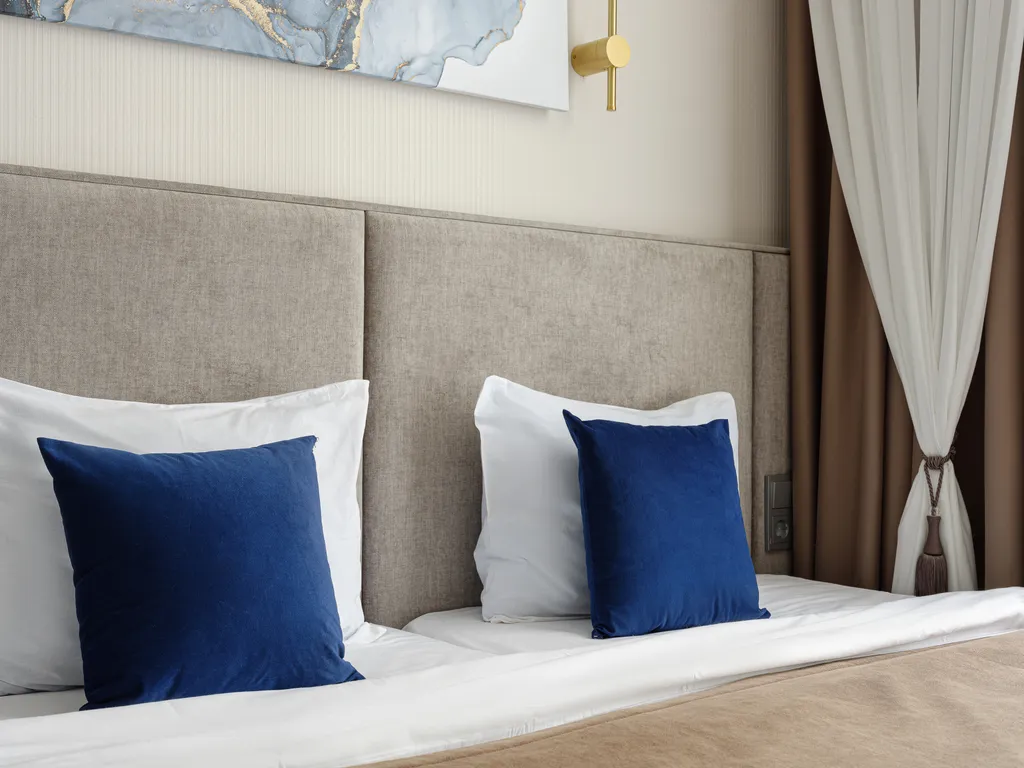 Дизайнерская студия с видом на сосны с закрытым двором