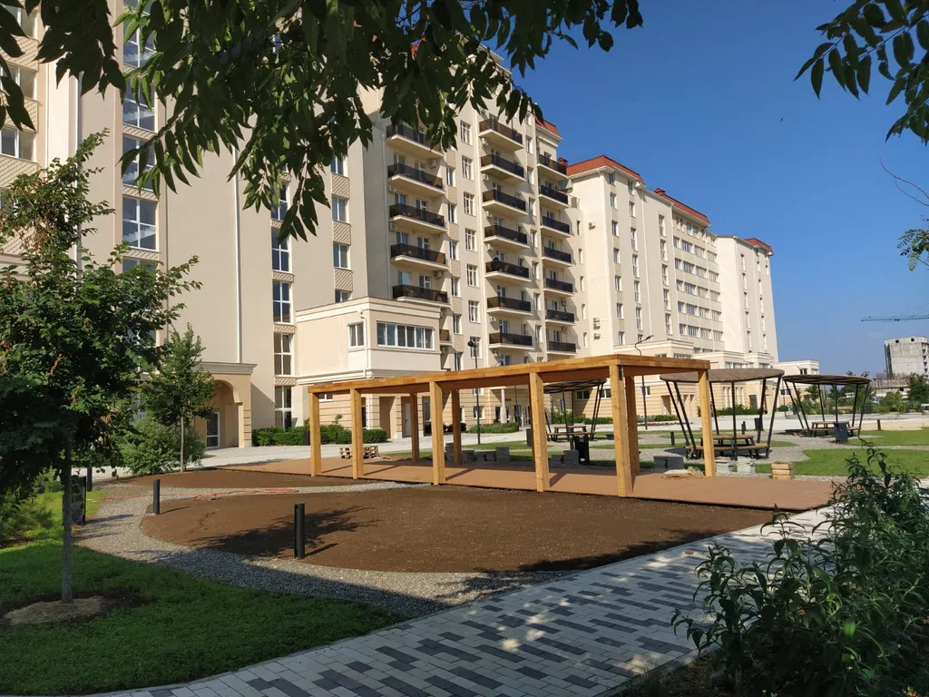 Квартира с балконом у моря