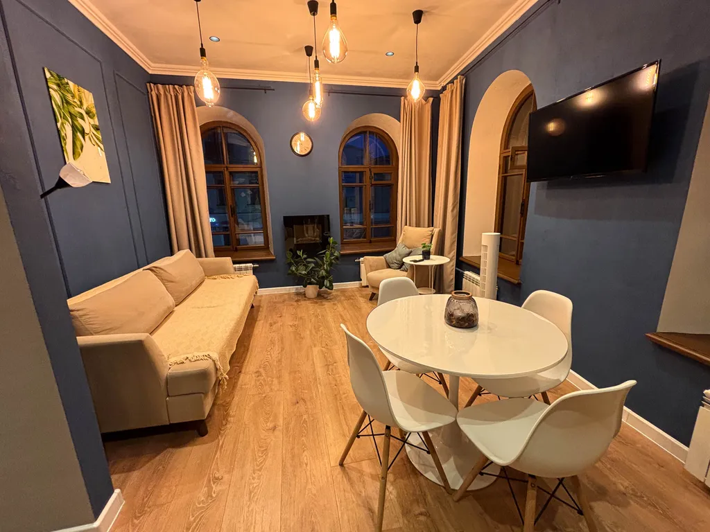 Квартира с отдельной спальней в центре