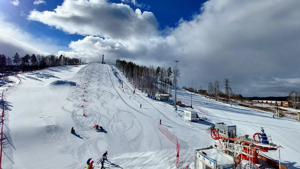 Новый двухэтажный коттедж недалеко от городского пляжа