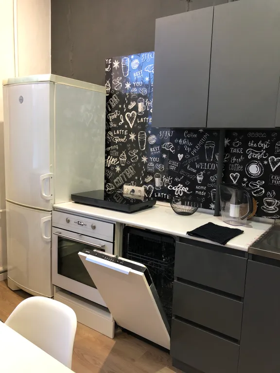 Квартира с эркером и видом на яблоневый сад