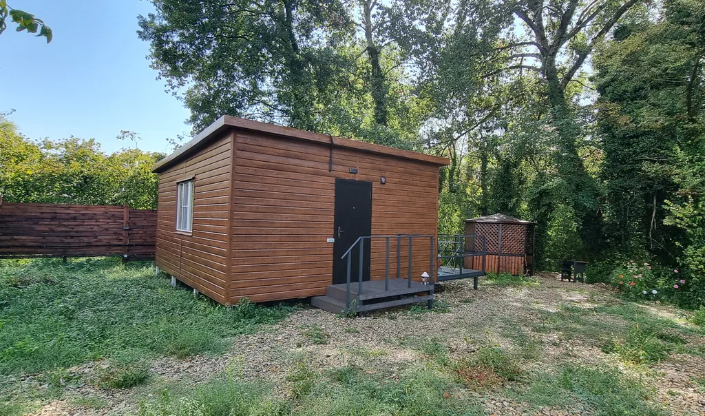 Коттедж Уютный дом у реки с беседкой и верандой — аренда посуточно в Береговое