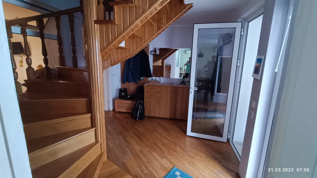 Дом с отдельным входом для большой семьи