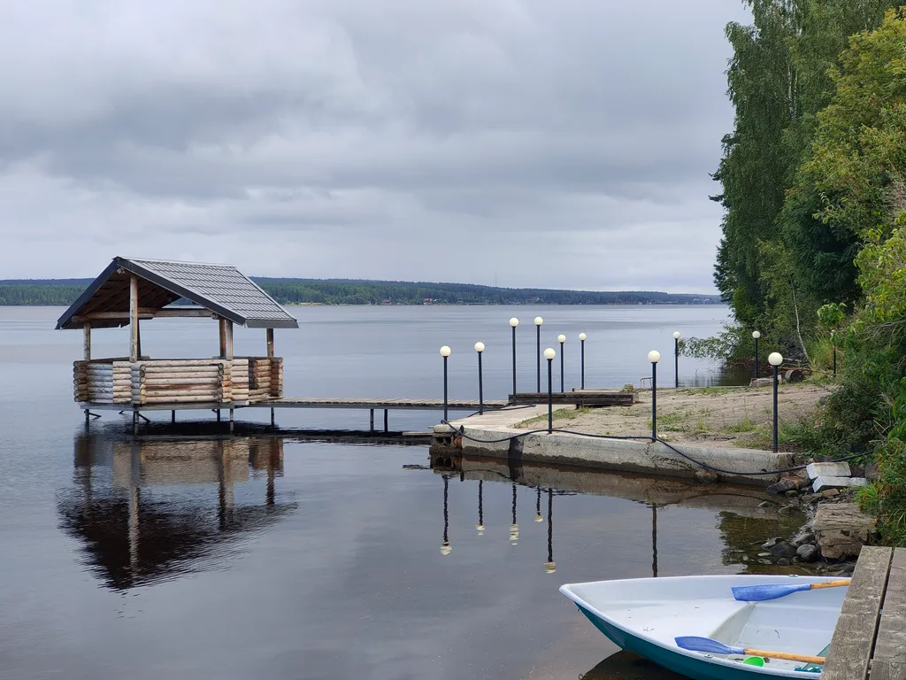 Дом на берегу озера без соседей