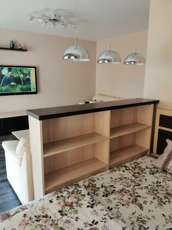 Уютная квартира с панорамными окнами и кондиционером