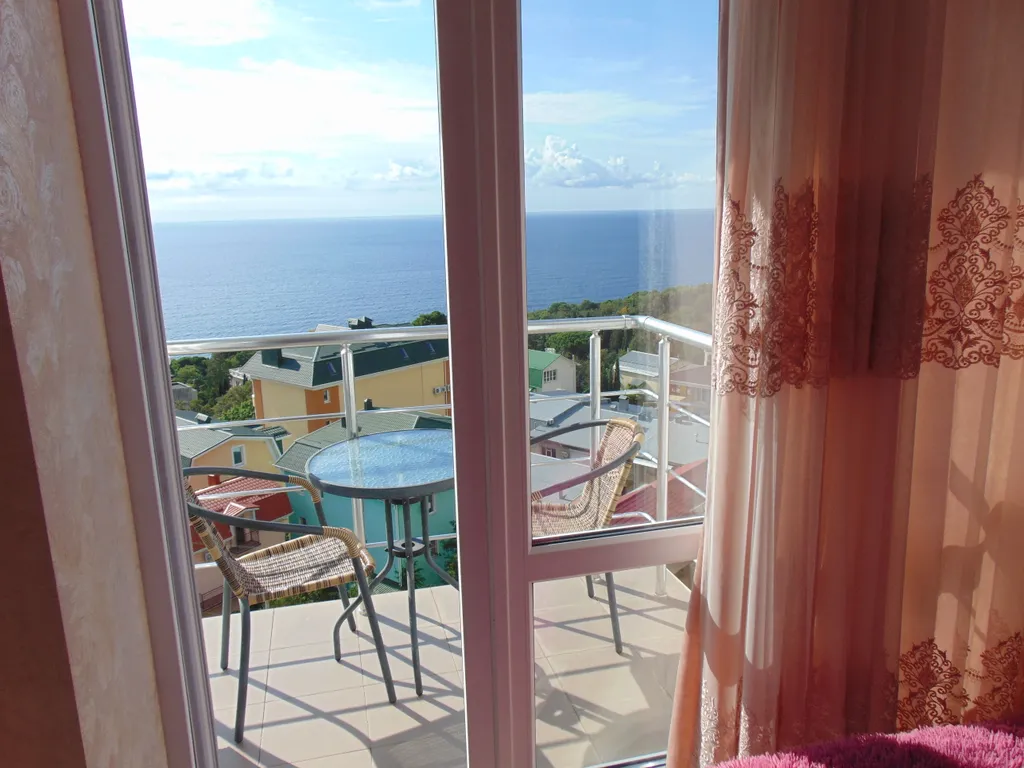 Стильная квартира студия с шикарным видом на море в Мисхоре