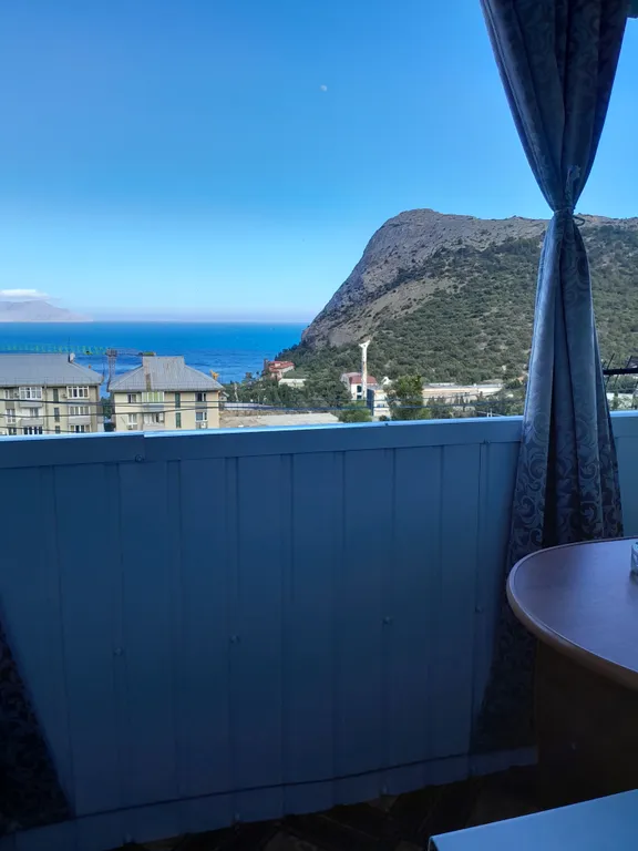 Квартира с видом на море и горы