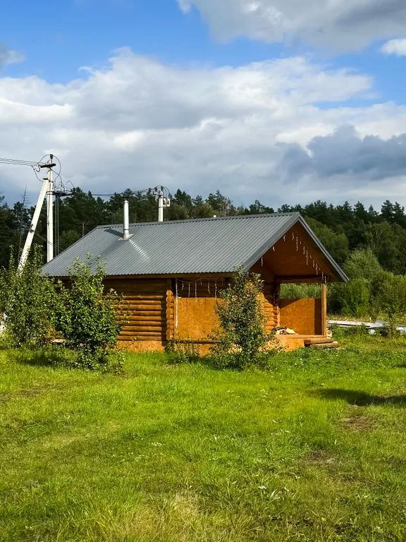 Дом в лесу в стиле барн