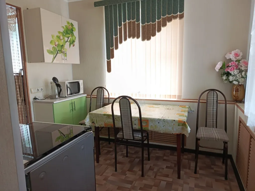 Дом в тихом спальном районе