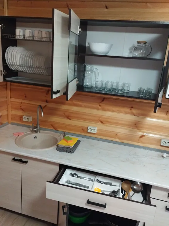 Комплекс с видом на реку в центре Чемала