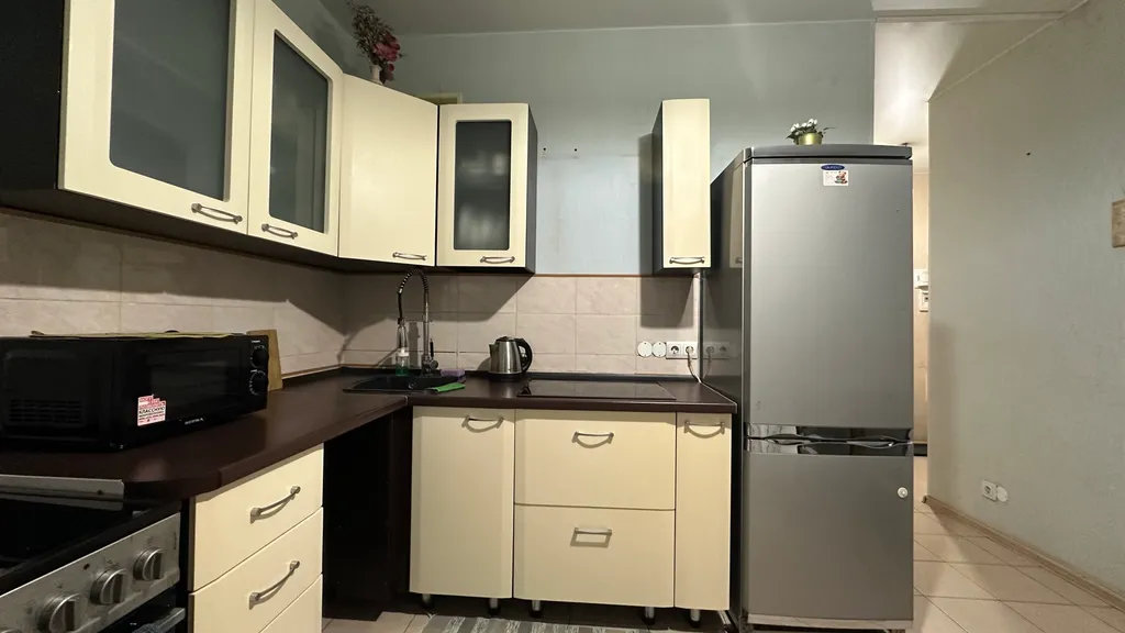 Простая однушка с видом на лес