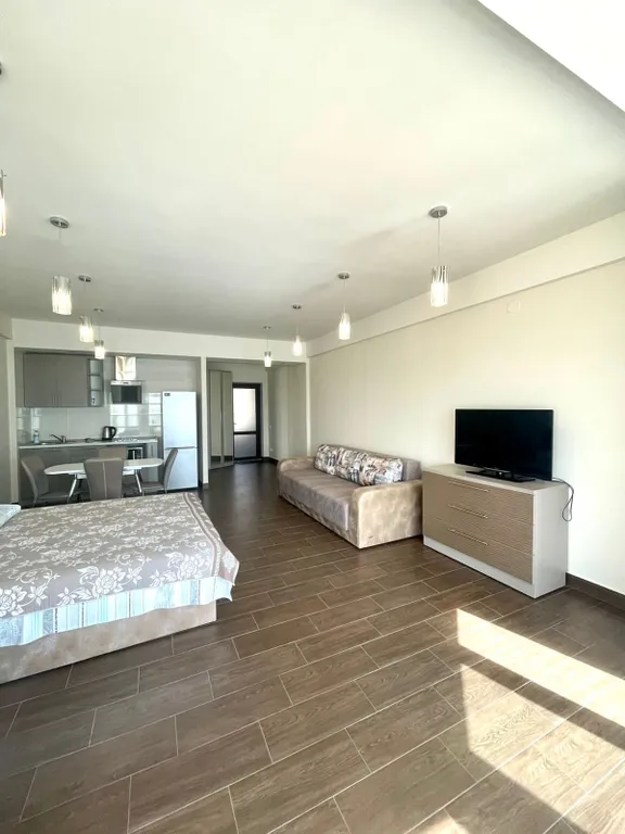 Эллинг на берегу моря