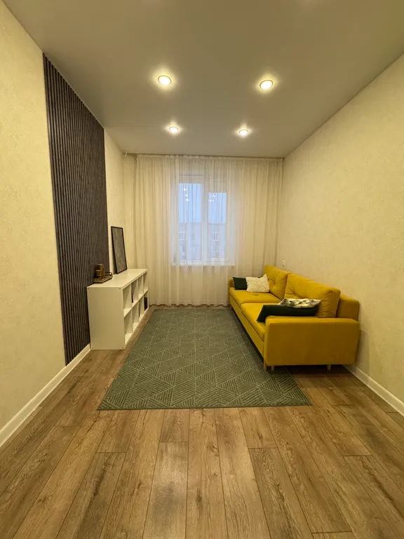 Светлая двухкомнатная квартира в отличном районе — аренда посуточно в Апатиты