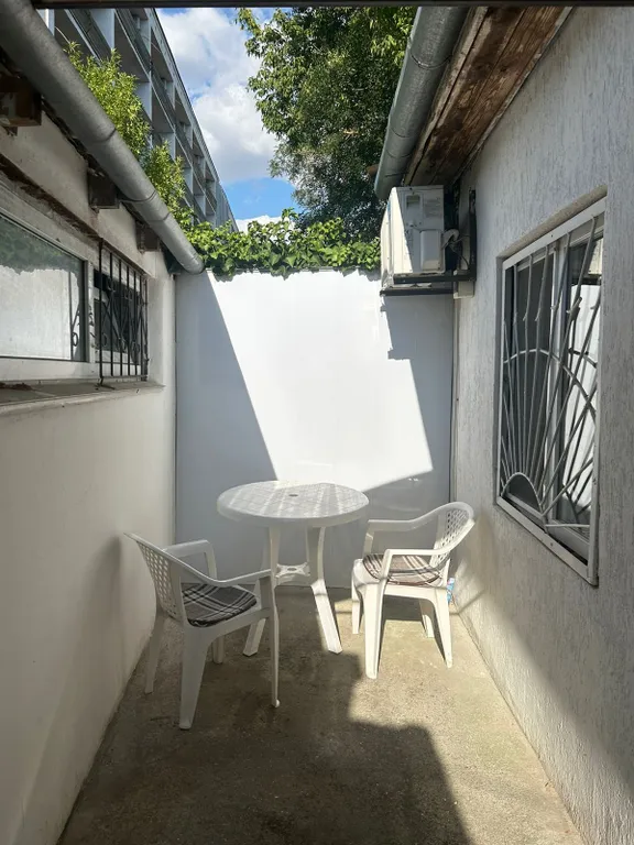 Коттедж с двориком возле моря. — аренда посуточно в Евпатория