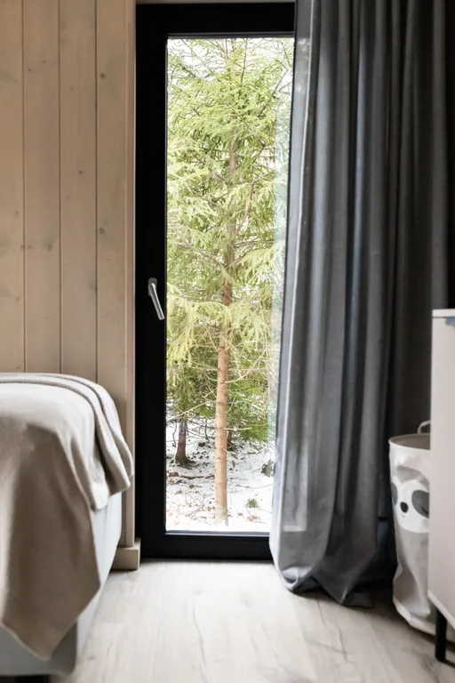 Коттедж Экcклюзивный дом с гopячим чaнoм в сосновом лесу — Семеновское