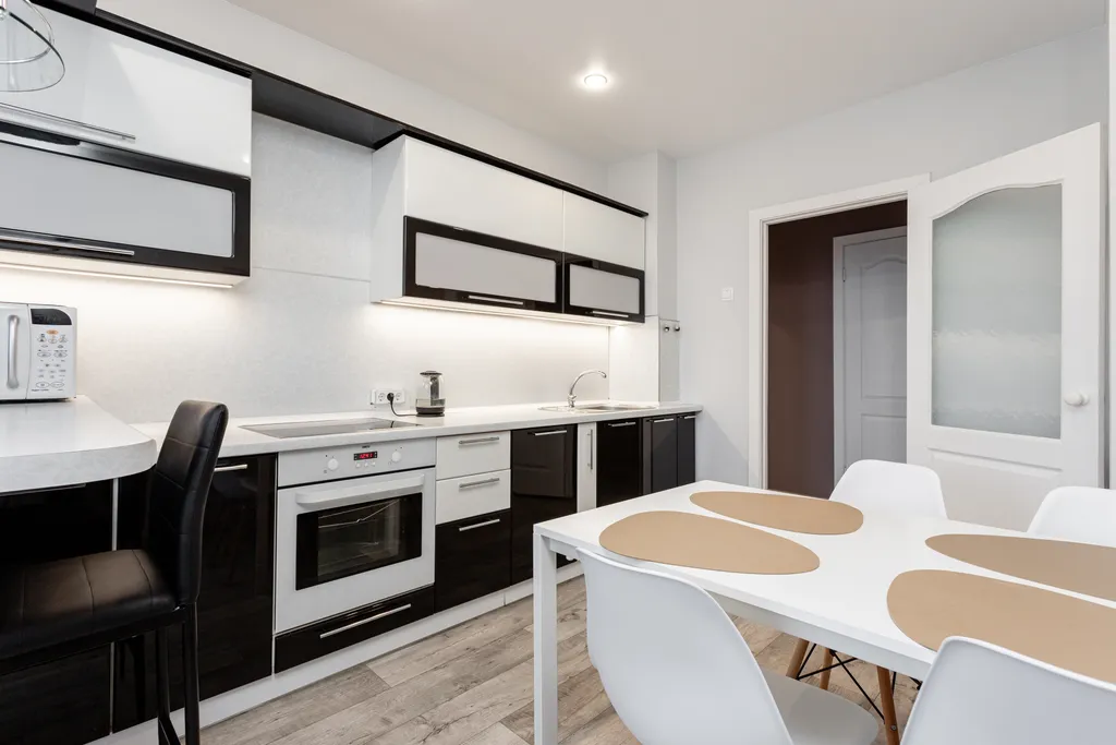 2-комнатная квартира возле ТЦ Планета