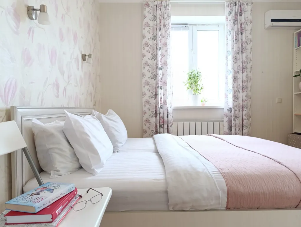 Светлая трёхкомнатная квартира у метро, 4 станции до центра, парковка