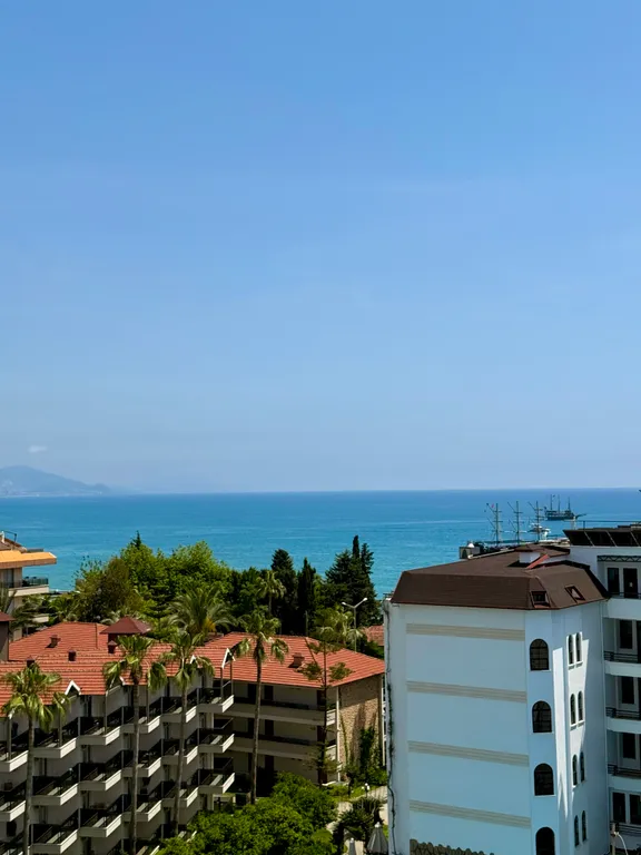 Sea View 2BD Flat 100m to the Beach
