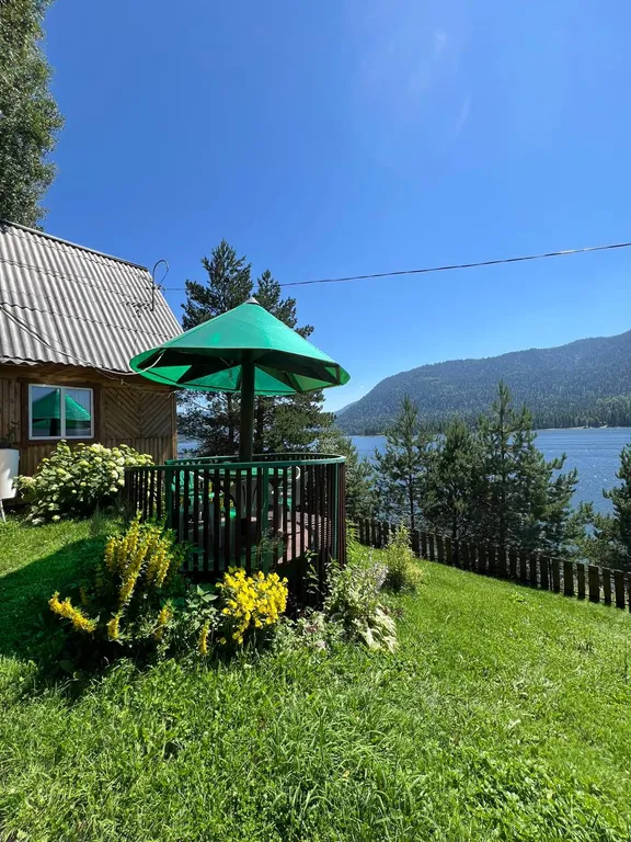 Дом с видом на озеро