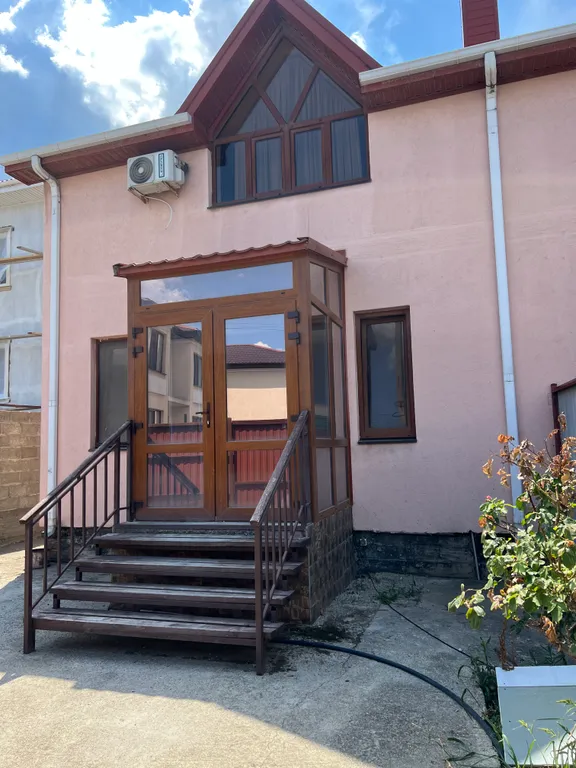 Уютный таунхаус с беседкой