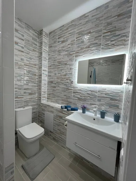 Квартира Светлая, комфортная,  квартира в городском парке с видом на озеро. — Горячий Ключ