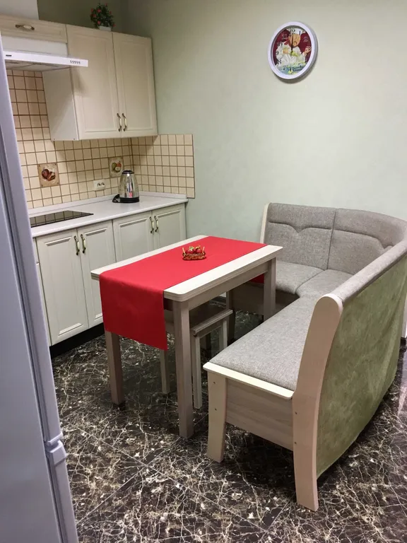 Светлая квартира с оборудованной кухней у моря